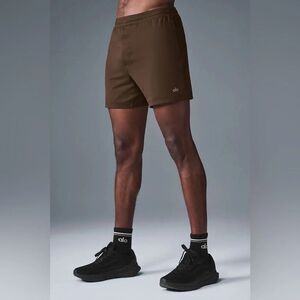 ALO Yoga Men's Brown Shorts 7" Conquer React Performance Short